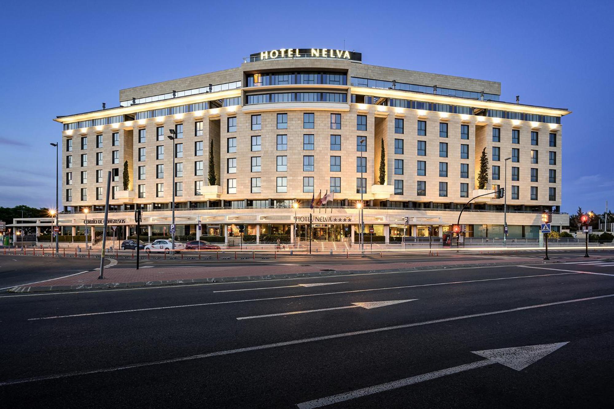 Nelva Hotel 4*