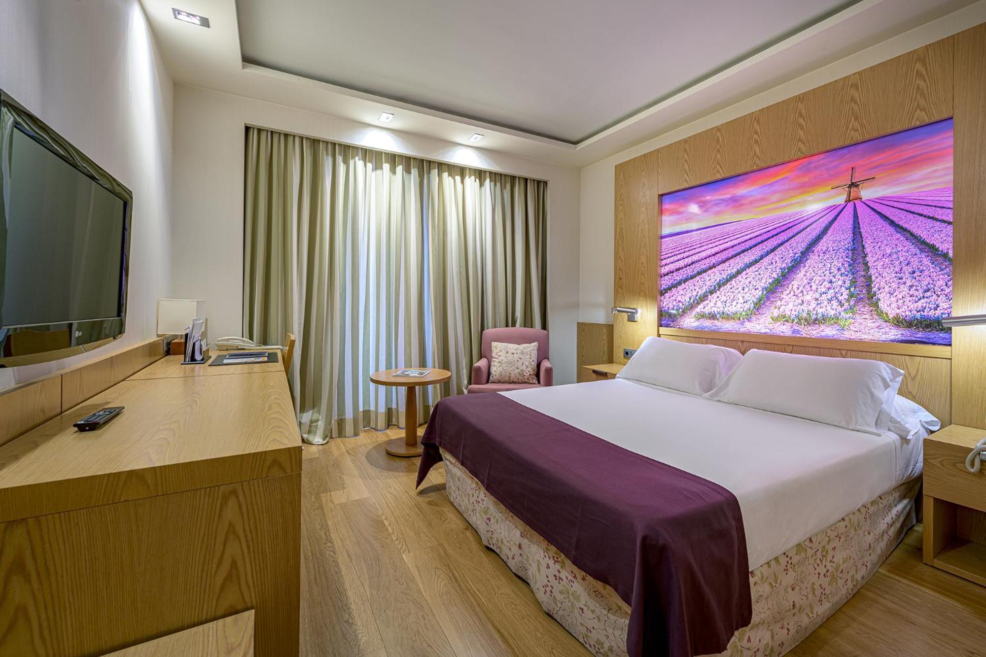 Nelva Hotel 4*