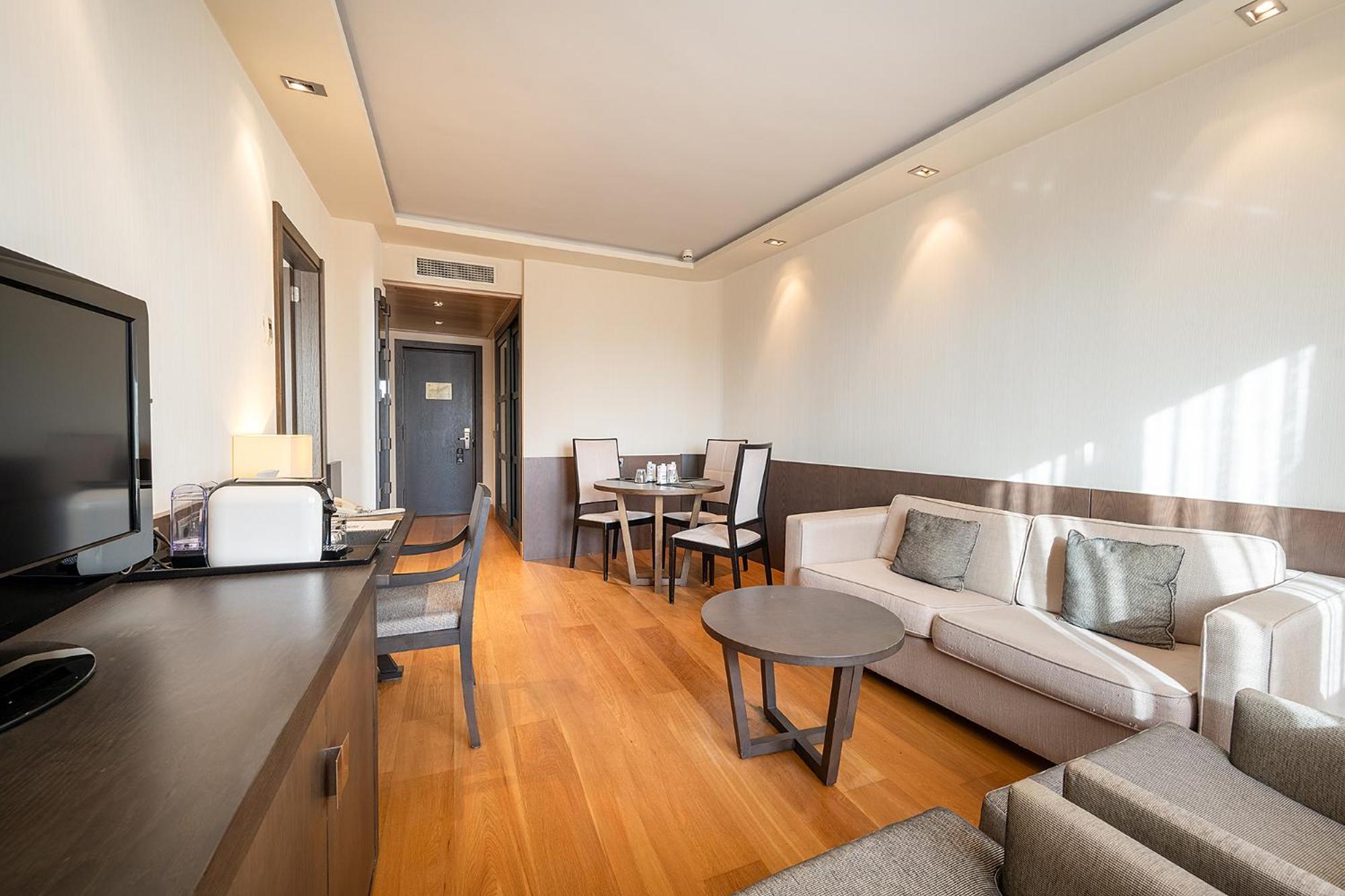 Nelva Hotel
